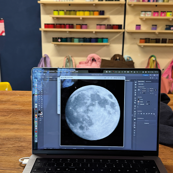 Limitierte Mond Tasche